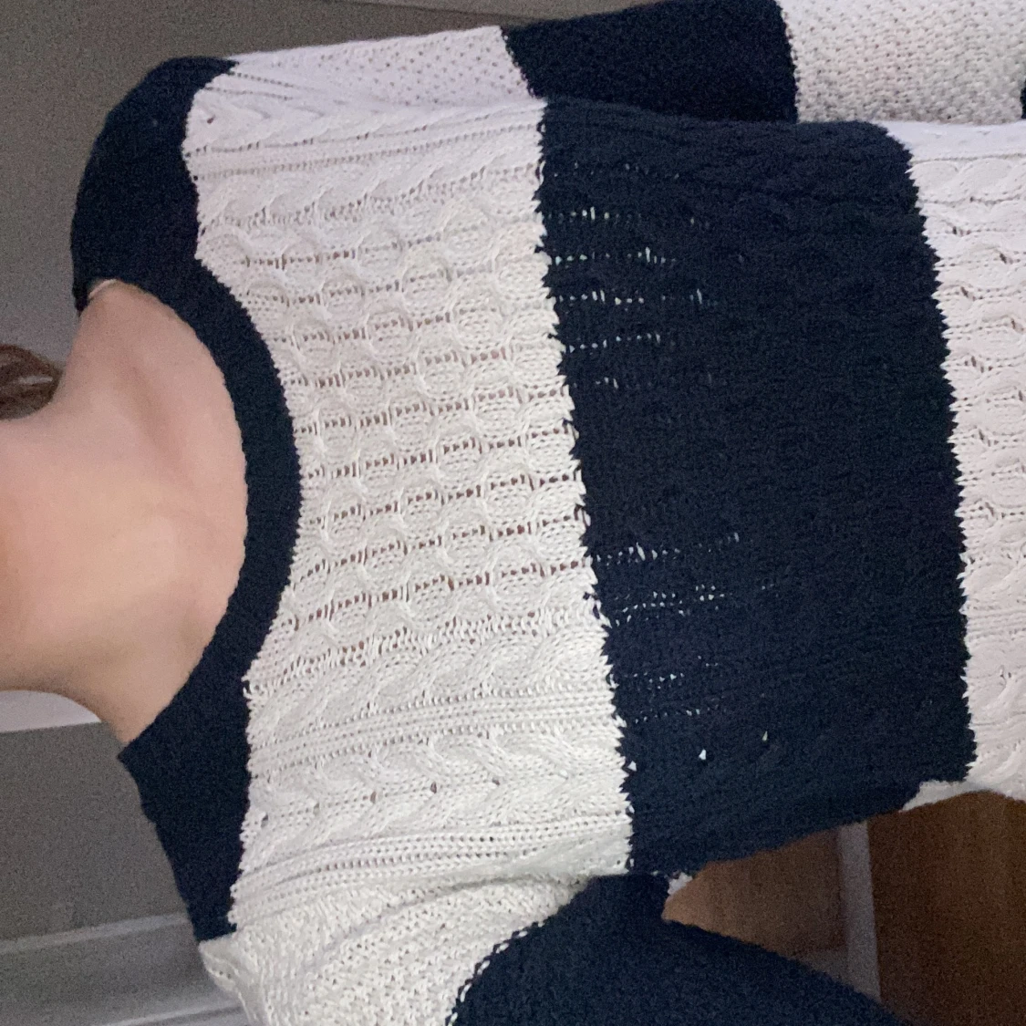 Fin randig tröja  - 90