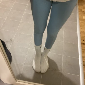 Blå thigts  - Blå thigts. Har inte använt så mycket. Är tyvärr för liten därför säljs den 💕