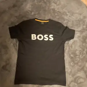 Boss t shirt i mycket bra skick! 