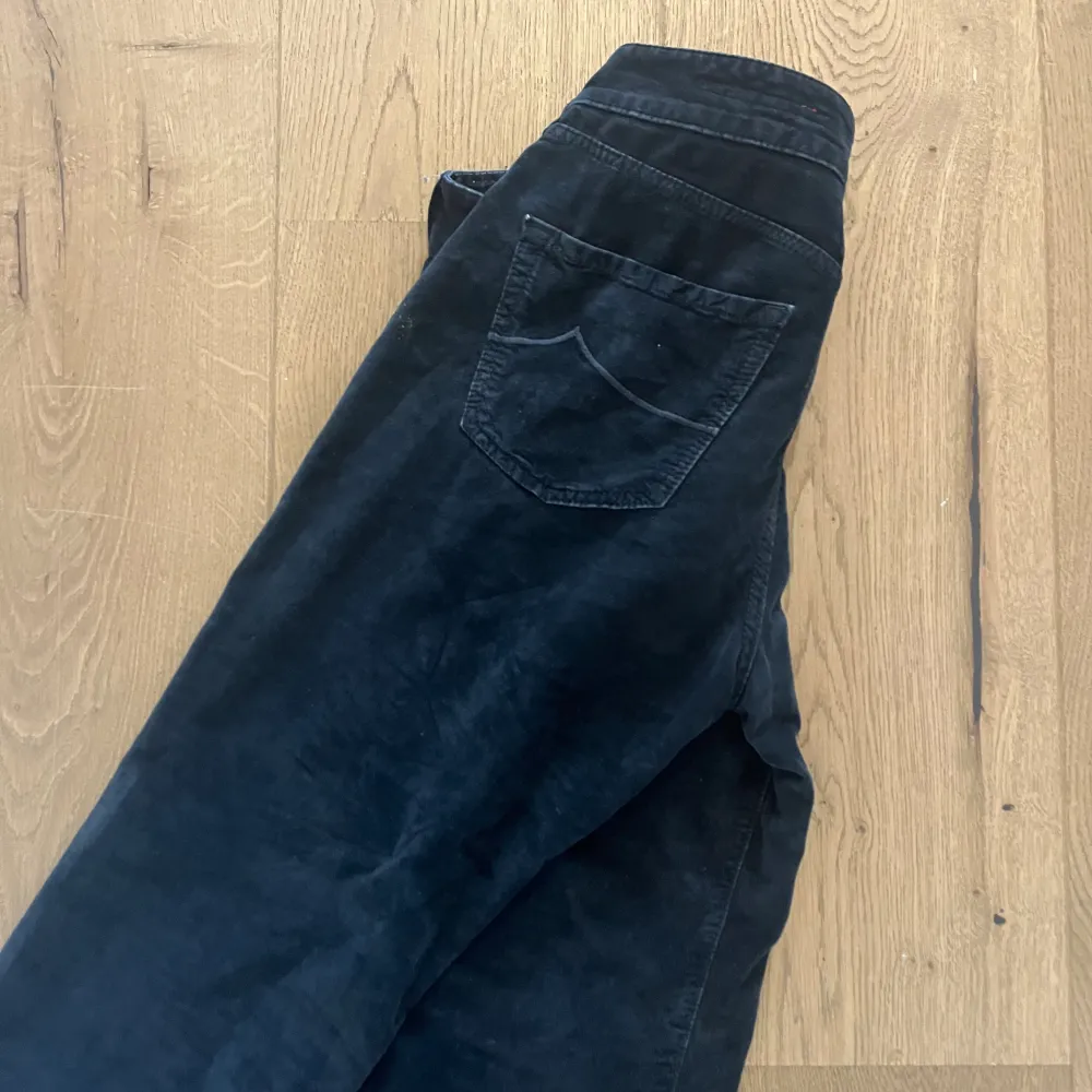 Säljer dessa riktigt schyssta byxor från jacob cohen. pris kan diskuteras✅✅. Jeans & Byxor.