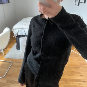 Svart stickad kofta - Superfin. Samma som den beiga. Xs 🤍