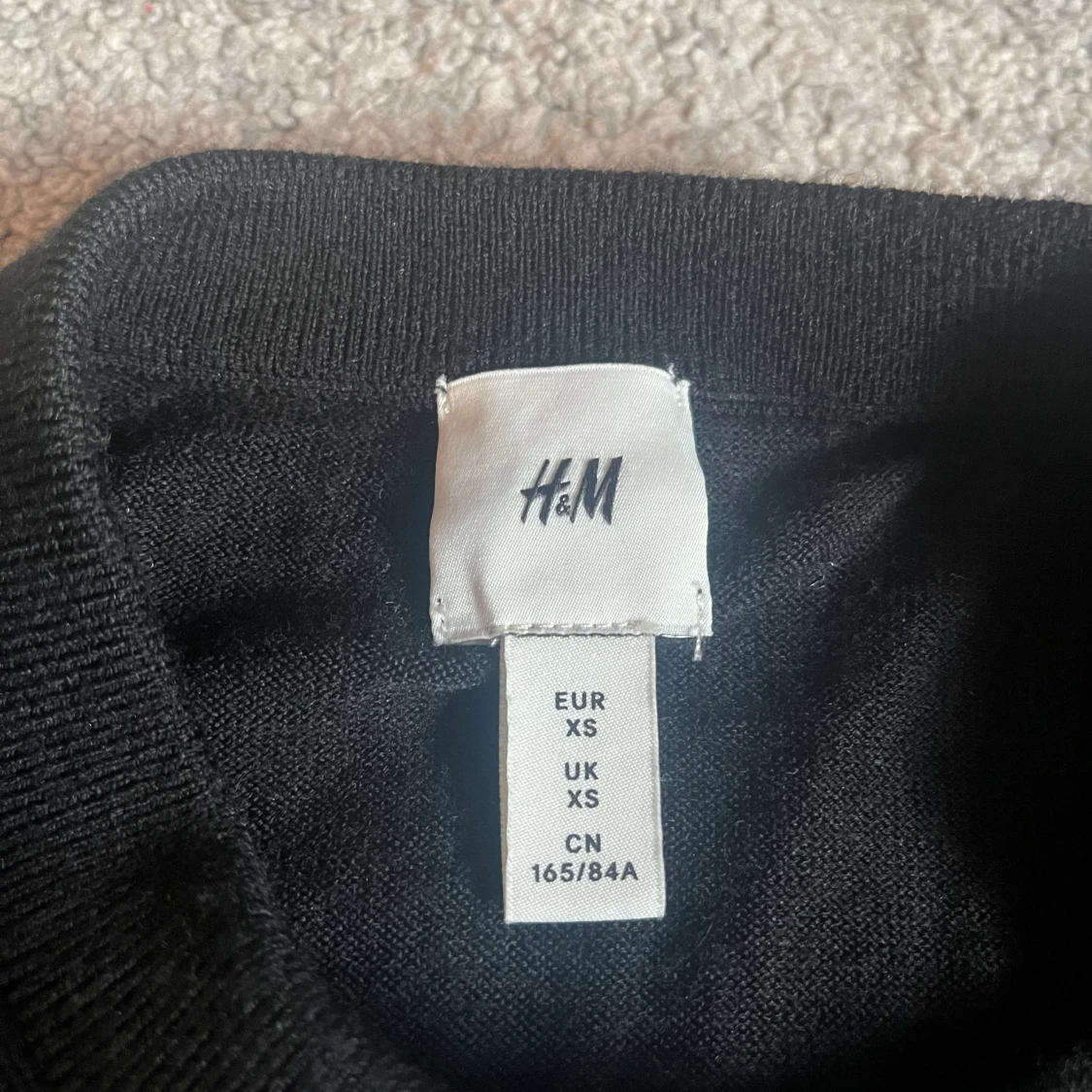 HM stickad tröja stl: XS - 90