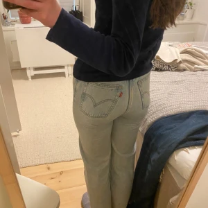 Levis jeans💕💕 - Nypris: 1400  Säljer dessa snygga Levis jeans i modellen ribcage straight ankle🤩 de är sparsamt använda och inga defekter. Priset går att diskutera. 