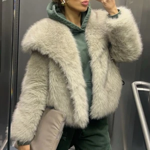 Zara pälsjacka - Zara pälsjacka storlek M, nytt skick