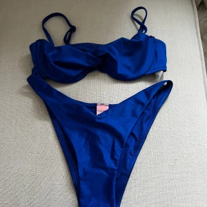 Bikini - Helt oanvänd blå bikini ifrån hunkemöller💙 Topp 75B Underdel s