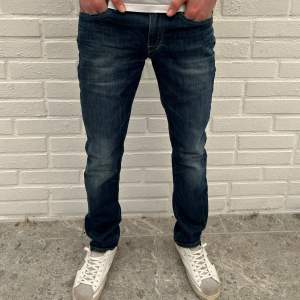 G star raw jeans | Utmärkt skick, inga defekter | Modellen på bilden är ca 175 cm | Skriv vid minsta fundering eller fråga | Mvh, CH 📩