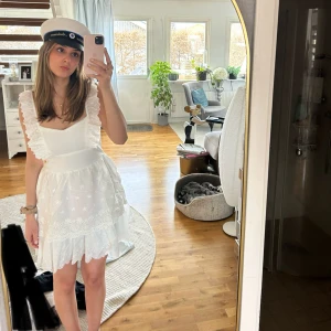 Klänning - Vit klänning, helt ny