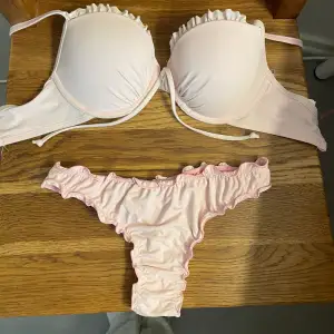 Säljer nu min ljusrosa bikini från Cubus. Storlek 34