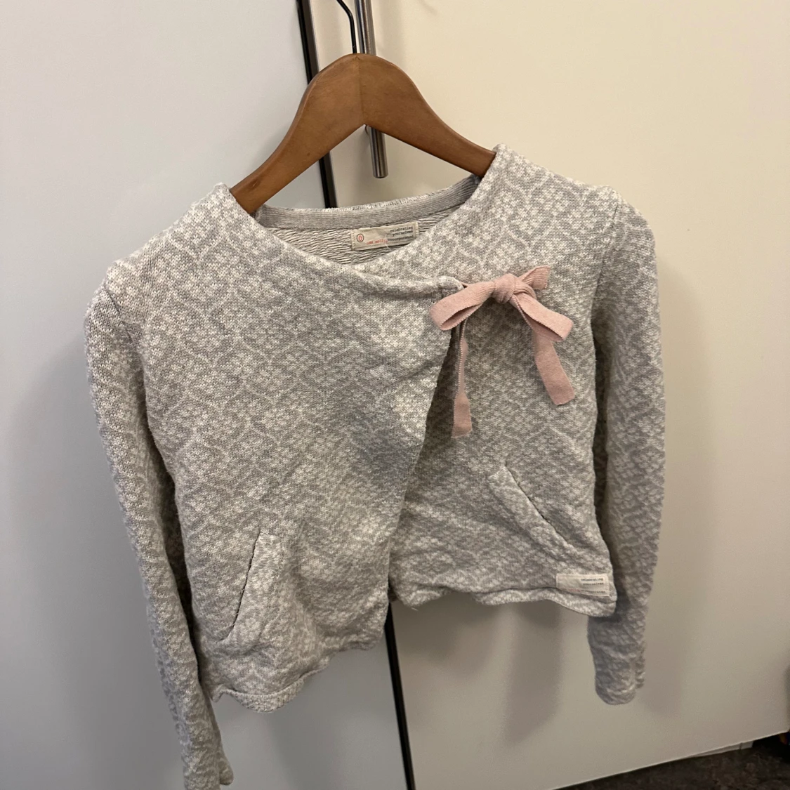 Odd Molly kofta i grå 