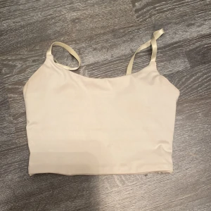 Sporttopp - jätte gullig pastell grön sporttopp!!🥰