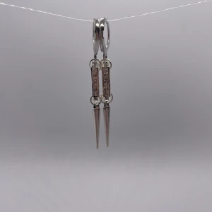 Double Sparkly spike örhängen  - 35kr per par, finns flera i lager 😊 kolla gärna in min instragram ”ebnorth” där jag främst sköter försäljningen☺️  Massa mer smycken i samma stil hittar ni i min profil🤩