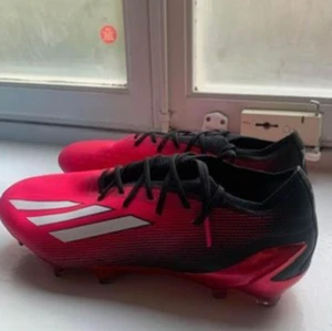 Adidas X storlek 41,1/3 - Använda 1 halv träning. Storlek 41,1/3 Nypris ca 3000kr