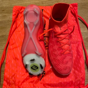 Fotbollsskor stl 41 - Nya Storlek 41 namn Nike Phantom Luna Elite