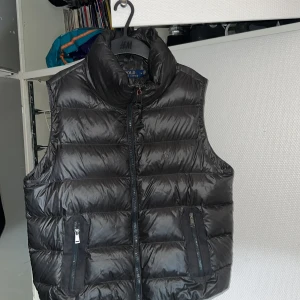 Tjock ralph lauren väst - En lite tjockare Ralph lauren väst i storlek M