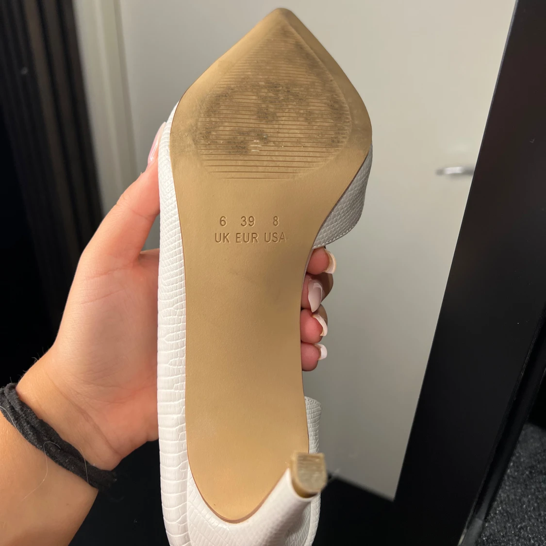 Vita klackskor  - 92