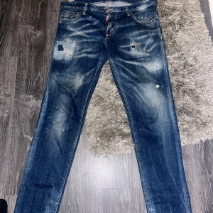 Dsq2 jeans - Säljer mina dsq2 jeans eftersom jag inte har nån användning av de längre. Hör av dig vid intresse. 