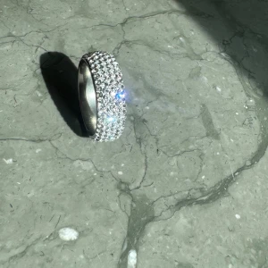 Ring  - Diamant ringar helt nya, ej äkta diamanter, storlek 8,9 och 10 