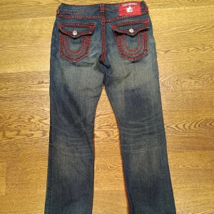 True religion jeans fat stitch  - NYA TRUEYS KÖPTA FÖR 1800 (HAR LAPP), ANVÄNDA EN GÅNG!!, KOM MED BUD!!!🤑🤑