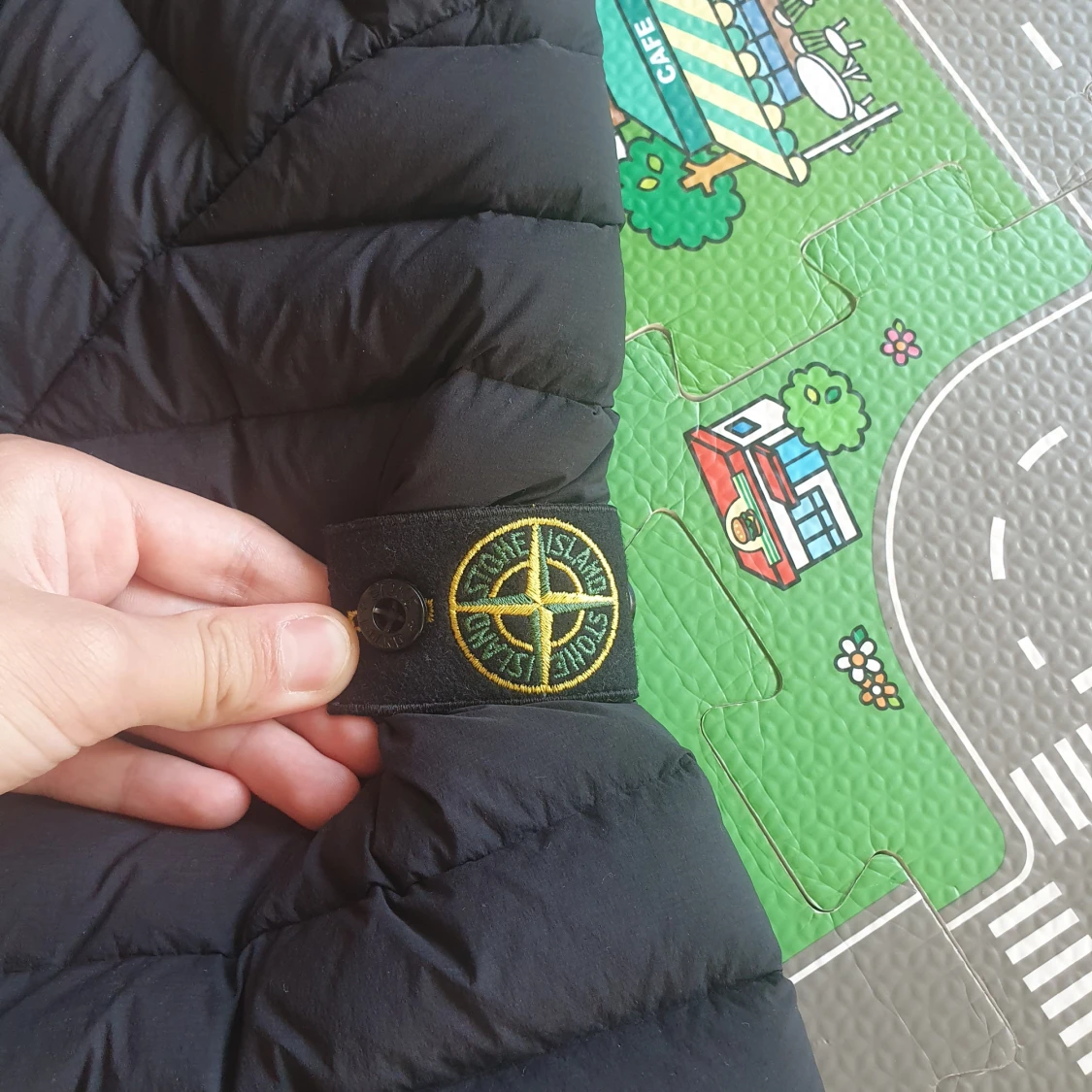 Tja jag säljer min Stone Island junior puffer jacka
