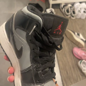 Jordans - Mide jordans 