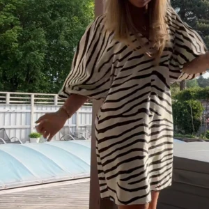 Zebra klänning  - Zebra klänning från hm💕
