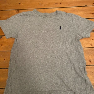 Polo Ralph lauren - Jätte fin T-shirt ❤️ tryck inte på köp nu!