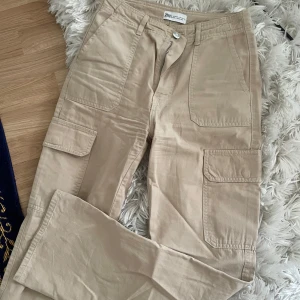 Cargobyxor från zara🩷 - Strl 34- passar mig som normalt är en S💕🧁🫐