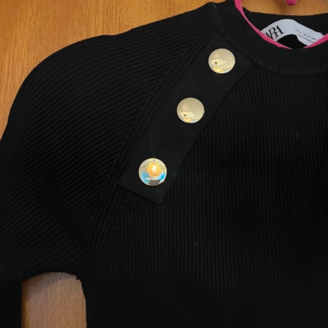 Svart ribbad tröja från Zara - 92