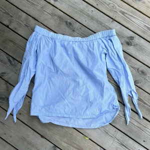 Off shoulder - Perfekt sommar blus!
