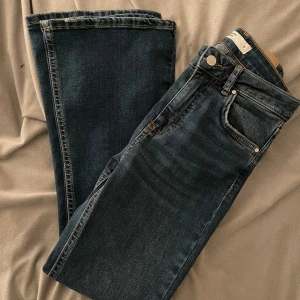 bootcut jeans  - nya mörkblåa bootcut jeans från gina stl s men lite små i storleken🤍 mid waist