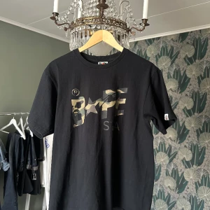 Bape - Bape tee köpt i nyc 2016 Nyskick, använd väldigt fåtal gånger 