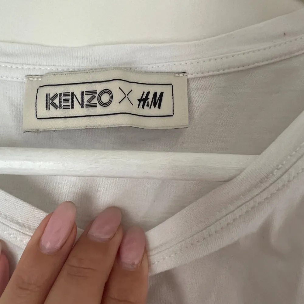 KENZO X H&M T-shirt . T-shirts.