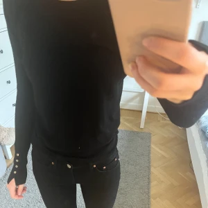 Zara tröja - Finstickad tröja från zara❣️jättebra skick knappt använd❤️