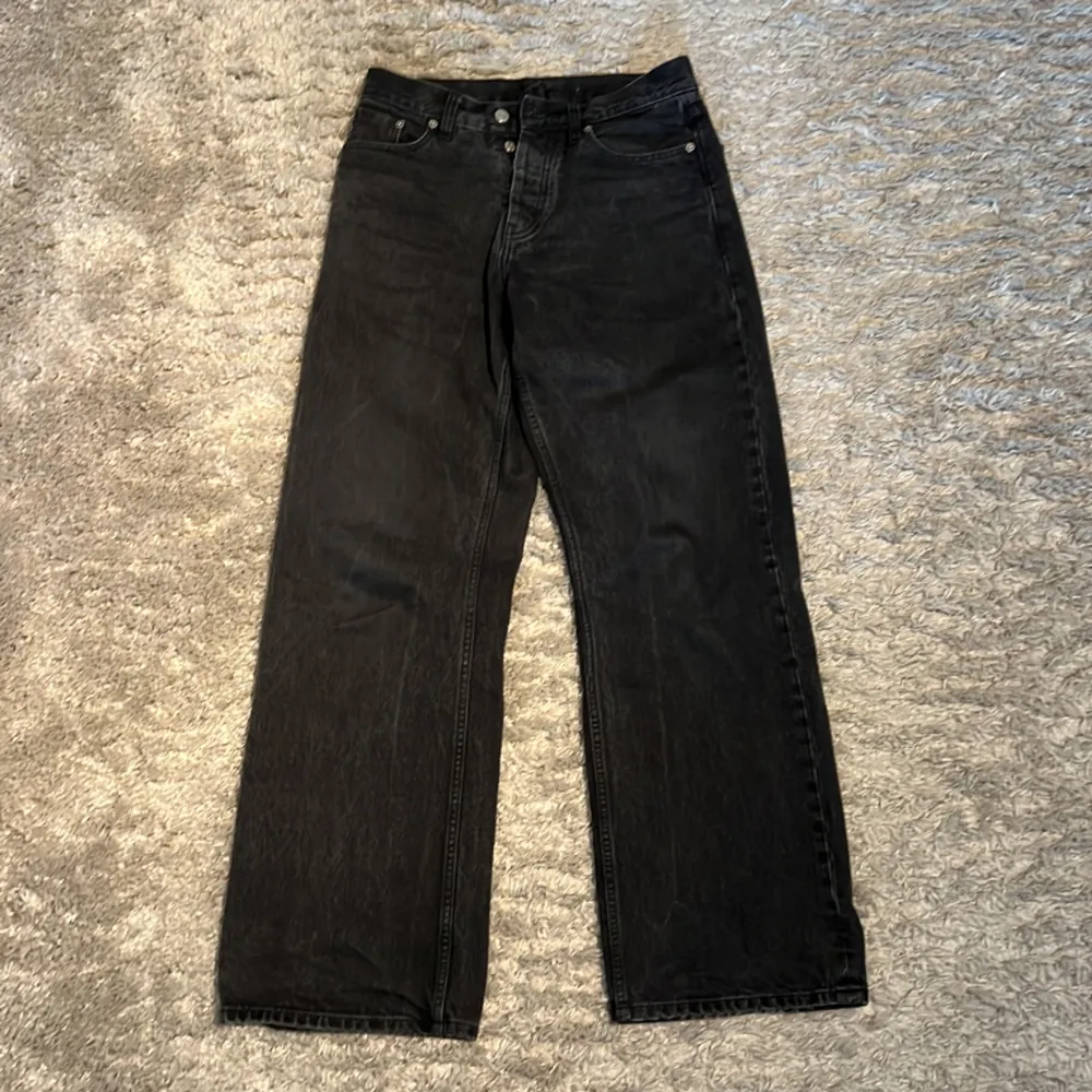 Hope Loose fit jeans i stl 28 (midja). Fint skick, nypris 2300kr. . Jeans & Byxor.