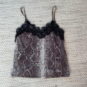 Linne - Linne från Zara i storlek M. Väldigt sparsamt använt.