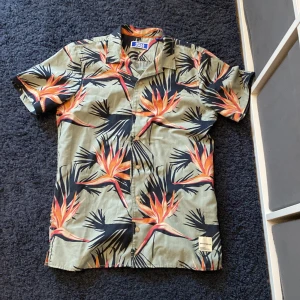 Jack and jones skjorta - Tja! Säljer denna snygga skjortan till sommarn. Skick 9/10