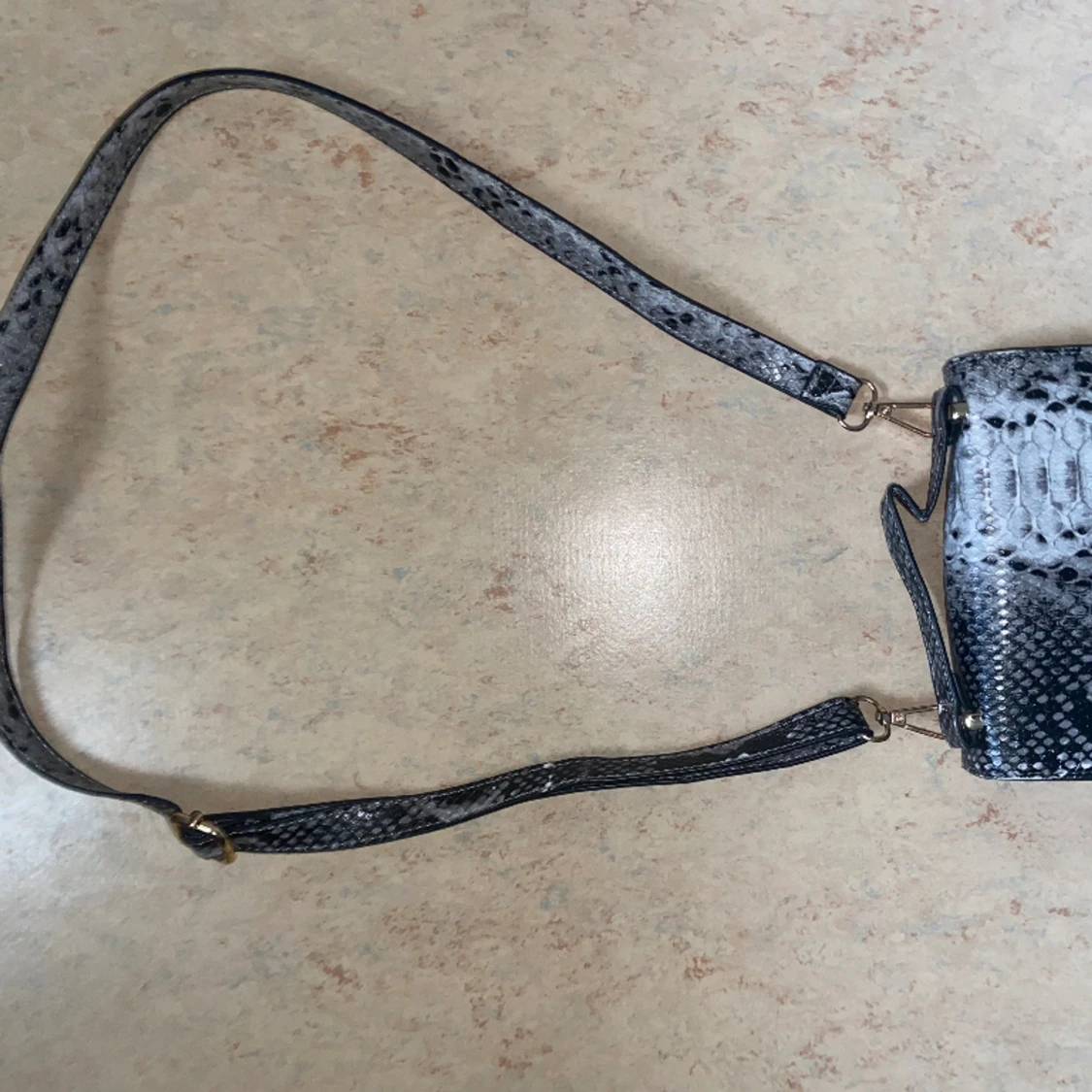 Ormskinn väska  - 91