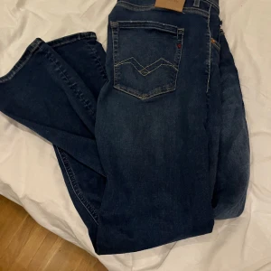 Replay Hyperflex  - Använd i ny skick. Straight fit. Kostade 1 800 i butik.