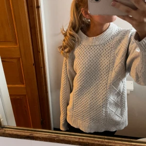 Carin Wester tröja  - Stickad Carin Wester tröja! Nästintill aldrig använd och inga defekter. Storlek xs men passar även s då den är oversized💞