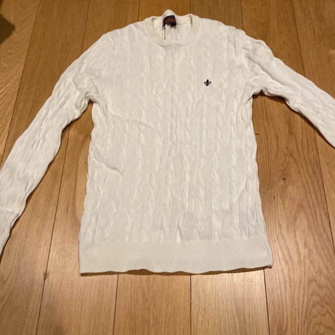 Vit stickad Morris tröja