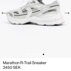 Maraton runners, arigato - Säljer mina maraton runners från arigato, super fina och ganska använda men ändå bra skick, skulle nog kunna bli väldigt fina om man tvättade dom lite! Fråga gärna om fler bilder! Köptes för 3450 för lite mindre än 2 år sedan, inte använda på länge!