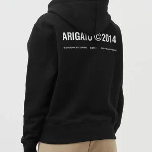 Axel Arigato Hoodie - Säljer min Arigato Hoodie i fint skick❣️ Köpte för ca 2000 men säljer nu för 800, vid snabb affär kan vi diskutera priset. Storlek M men funkar även till en S