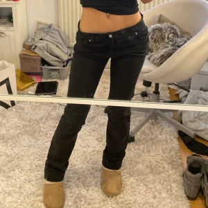 Jeans - Sjukt snygga bootcut jeans 💞