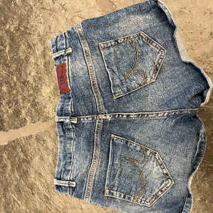 Ltb jeans shorts - Säljer mina såå snygga Ltb jeans shorts som är perfekta till sommaren och i jätte bra skick. Tyvärr för små för mig. 