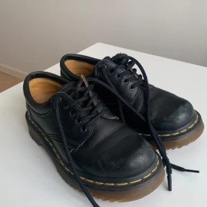 Dr Martens 1461 - Dr martens 1461 storlek 36, mjuk matte läder. Har inte orkat gå in i dem och säljer därför vidare