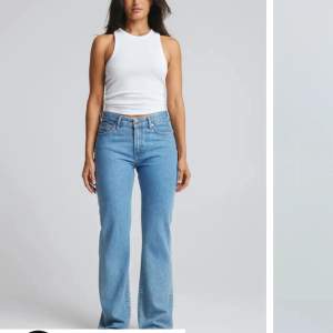 Säljer dessa slutsålda jeans från bikbok