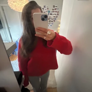 Stickad tröja zara  - Röd stickad tröja från Zara!!❤️❤️