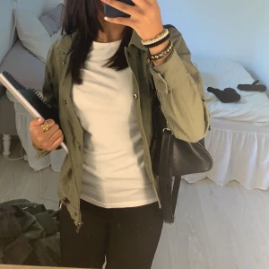 Grön jeans jacka - Fin jacka 