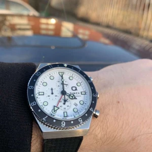 Timex Zone Chronograph (Nypris 2299) - Time Zone Chronograph 40mm White Dial    Skick 9/10 FULLSET