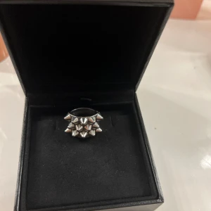 Edblad ring  - Säljer min så fina Edblad ring som inre kommer till använding längre. Nypriset är 400🩷